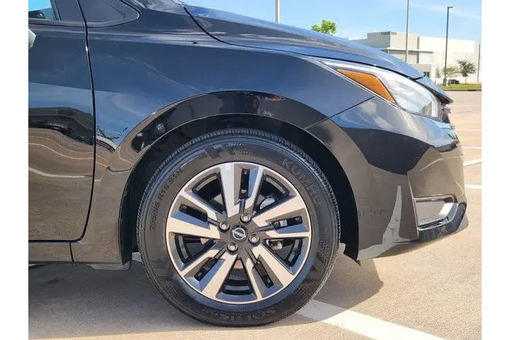 $17506 : Nissan Versa 2025 SV 4dr Sed image 8