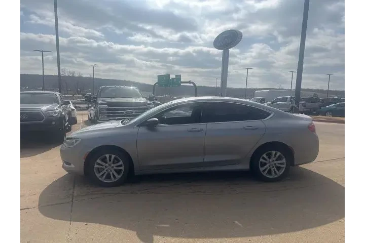 $6995 : Chrysler 200 2015 Limited 4d image 6