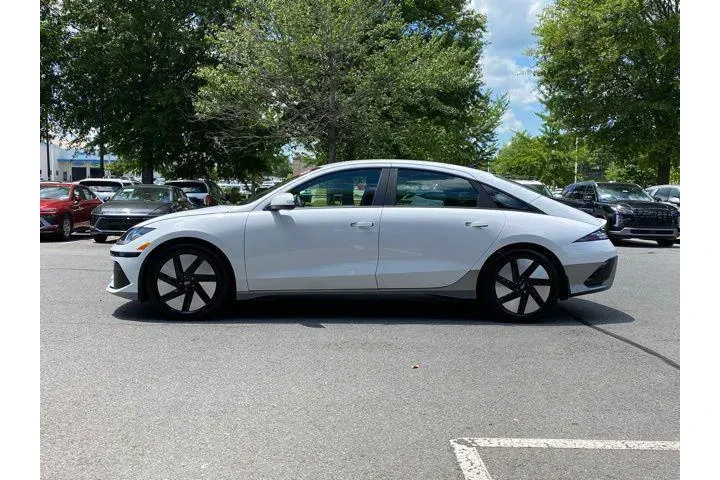 $37489 : Hyundai IONIQ 6 2025 SE 4dr image 4