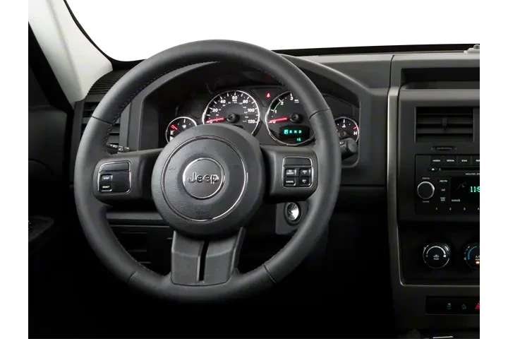 $9990 : Jeep Liberty 2012 4x4 Sport image 7