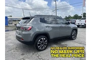 $23981 : Jeep Compass 2024 4x4 Limite thumbnail