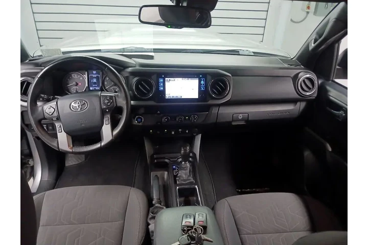 $30998 : Toyota Tacoma 2019 4x2 TRD S image 9