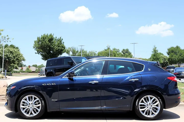 $28605 : 2019 Levante GranLusso image 9