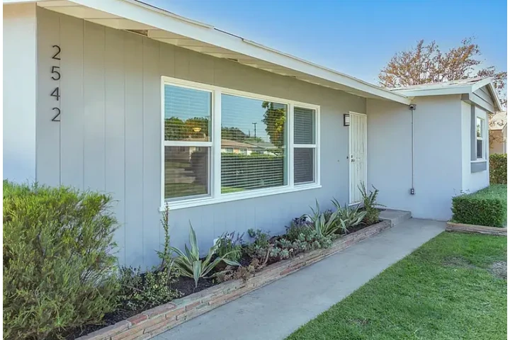 $2150 : Month to month image 1