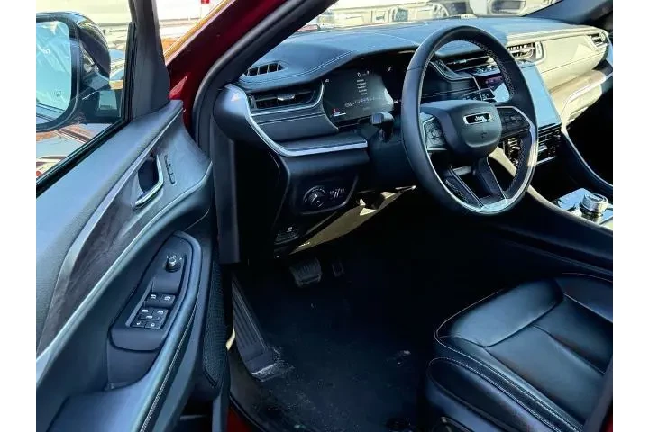 $30699 : Jeep Grand Cherokee 2024 4x4 image 9