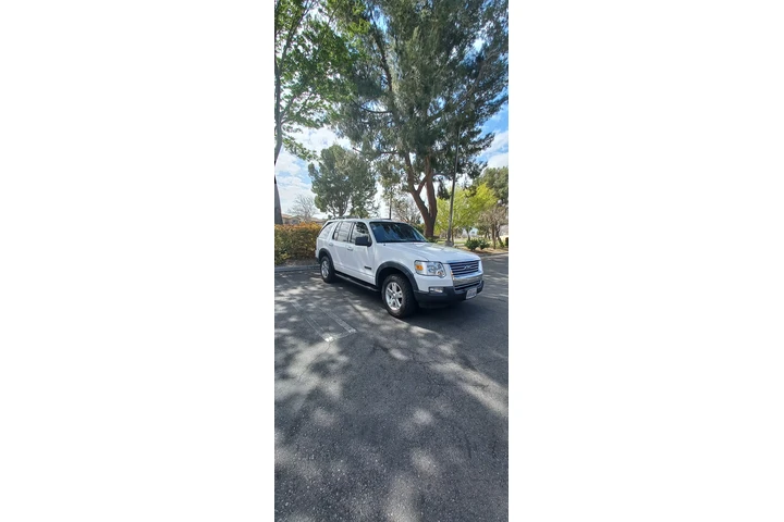 $6800 : Ford Explorer XLT 4.0 L V6 image 5