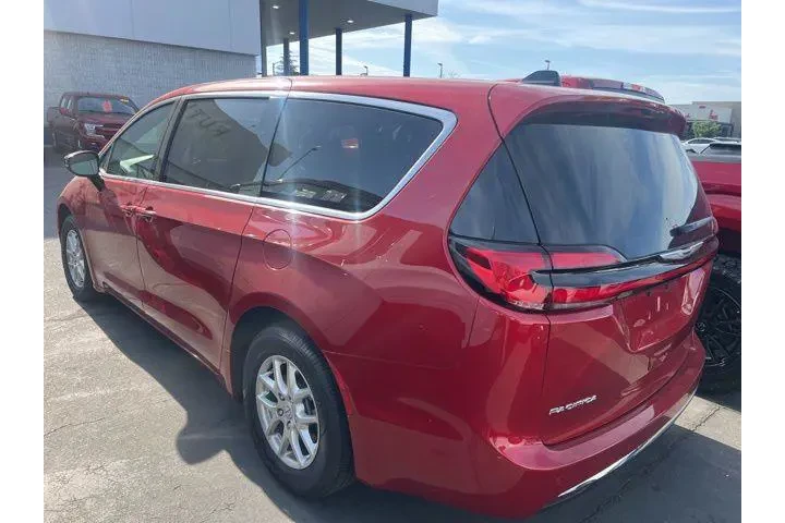 $31988 : Chrysler Pacifica 2025 Selec image 9