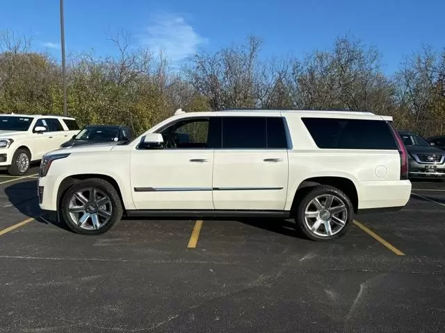 $23995 : Pre-Owned 2017 Escalade ESV P image 5