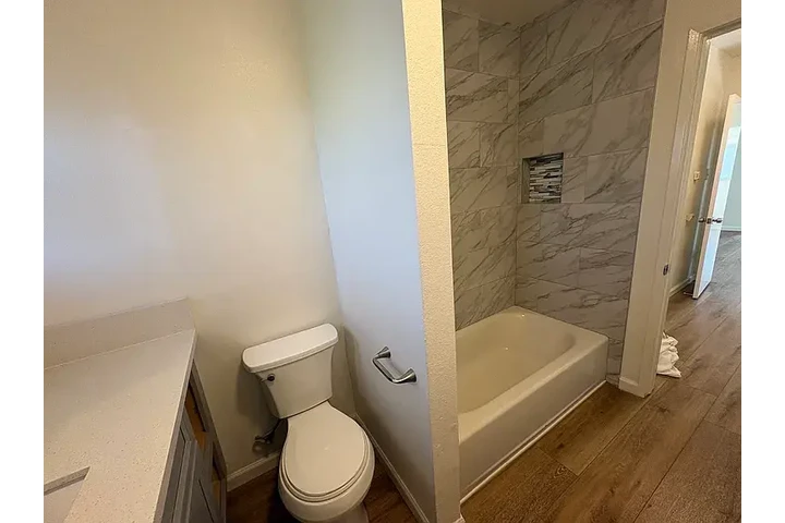 $800 : Remodeled kitchen and bathroom image 9