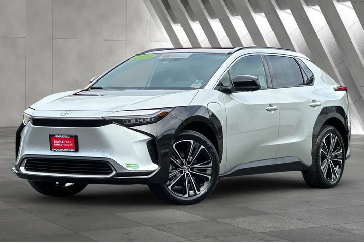 $23900 : Toyota bZ4X 2023 Limited 4dr image 2