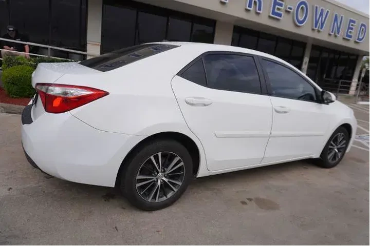 $13988 : Toyota Corolla 2016 S 4dr Se image 6