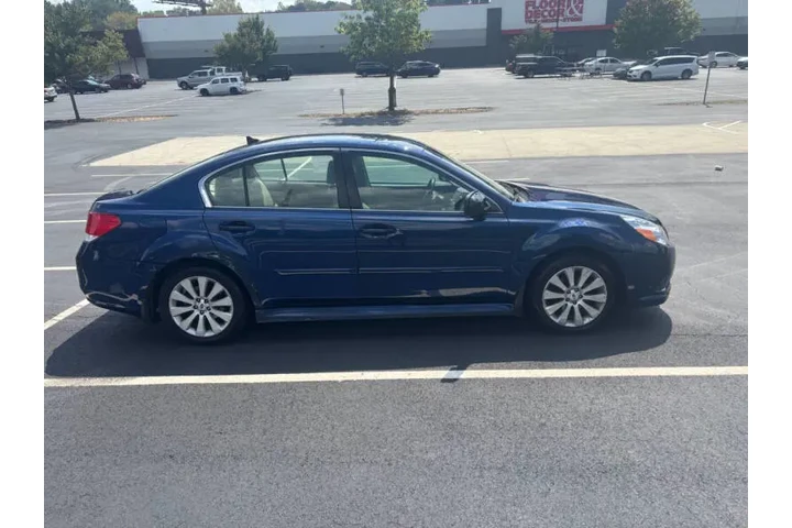 $10500 : 2011 Legacy 2.5i Limited image 5