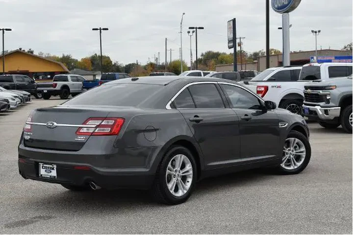 $18983 : Ford Taurus 2018 SEL 4dr Sed image 10