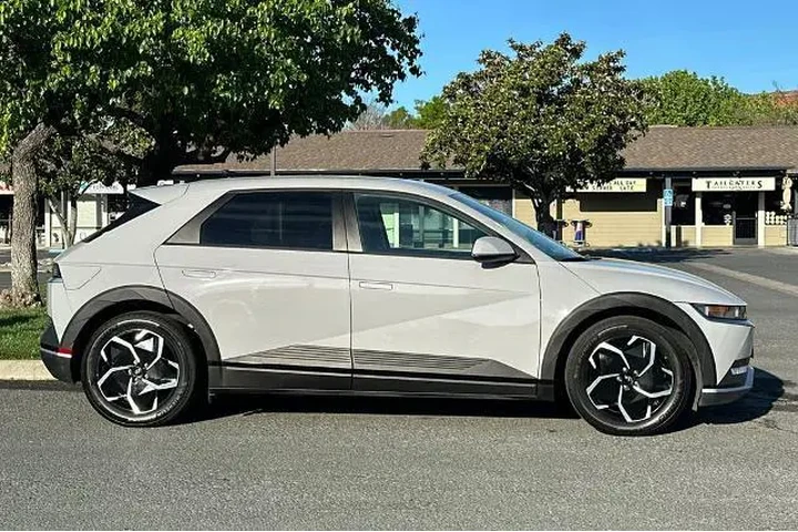 $23894 : Hyundai IONIQ 5 2024 SEL 4dr image 7