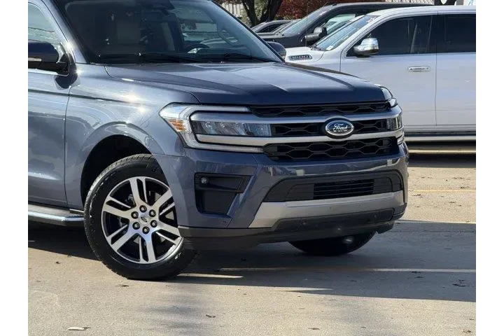 $39816 : Ford Expedition 2022 4x2 XLT image 2