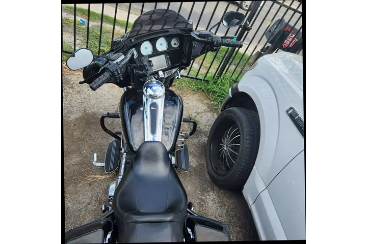 $15900 : 2015 HARLEY-DAVIDSON FLHTCU U image 1