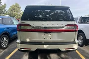 $27995 : Lincoln Navigator 2019 4x4 R thumbnail