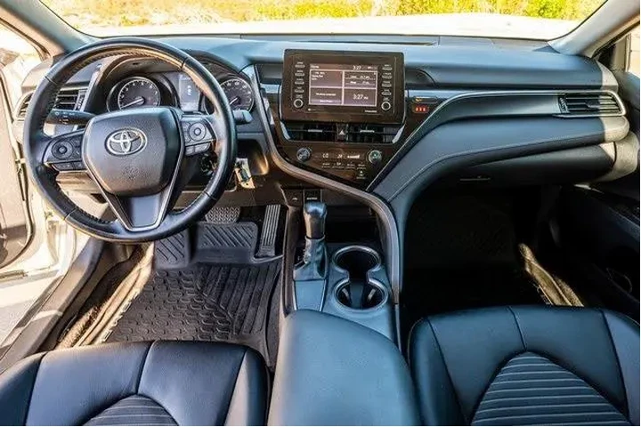 $20647 : Toyota Camry 2021 SE Nightsh image 8