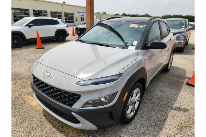 $19900 : Hyundai KONA 2023 SEL 4dr Cr image 1