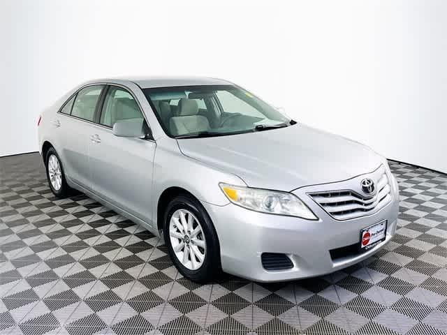 $7274 : PRE-OWNED 2010 TOYOTA CAMRY LE image 1