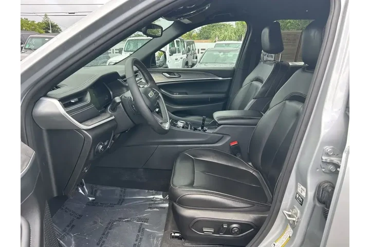 $35335 : Jeep Grand Cherokee 2024 4x2 image 9
