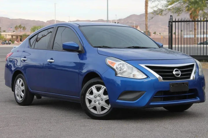 $6995 : 2015 Versa 1.6 SV image 2