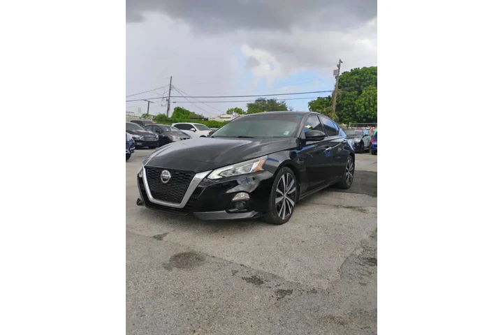 $10900 : 2020 Altima 2.0 Platinum image 1