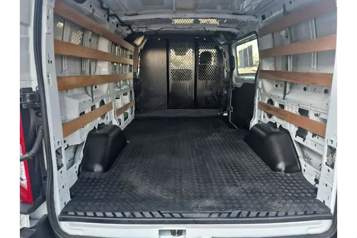 $33988 : Ford Transit 2024 250 3dr SW image 9