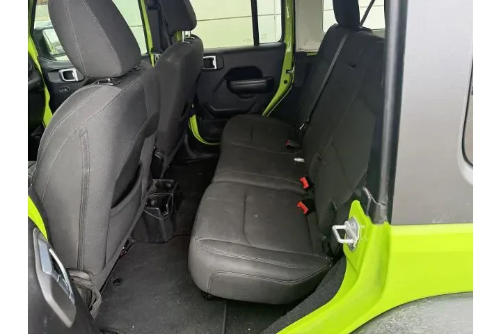 $27380 : Jeep Wrangler Unlimited 2021 image 7