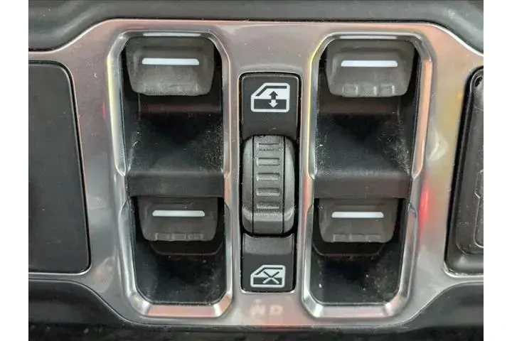 $26813 : Jeep Wrangler Unlimited 2022 image 10