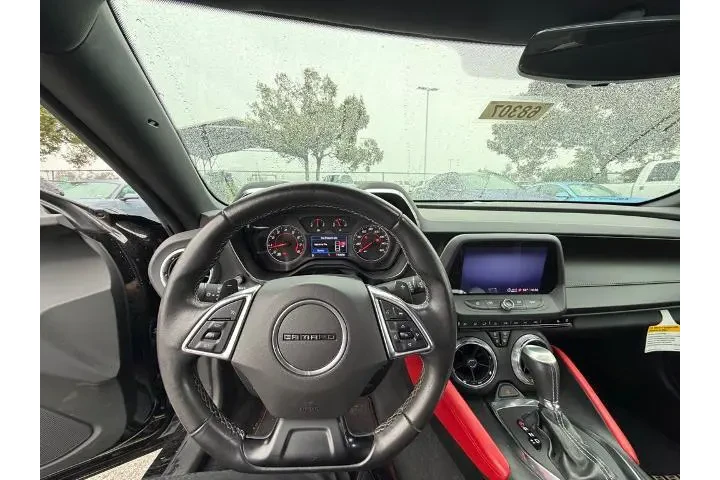 $26400 : Chevrolet Camaro 2021 LT 2dr image 5