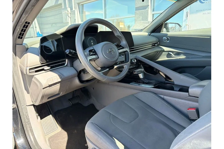 $15995 : 2023 Elantra SEL image 8