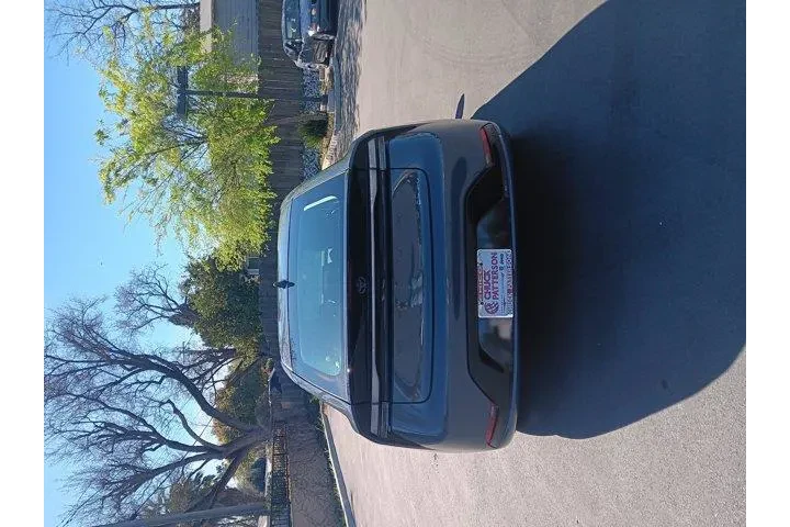 $34995 : Toyota Prius Plug-in Hybrid image 4