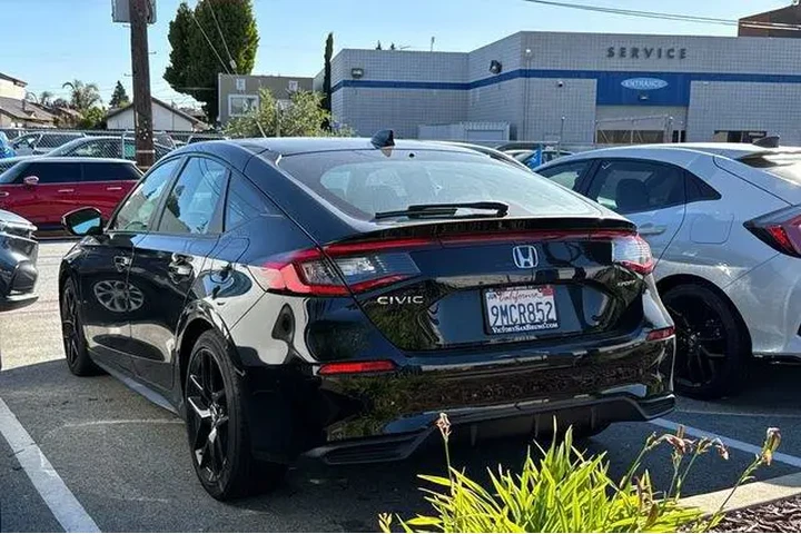 $26187 : Honda Civic 2024 Sport 4dr H image 4