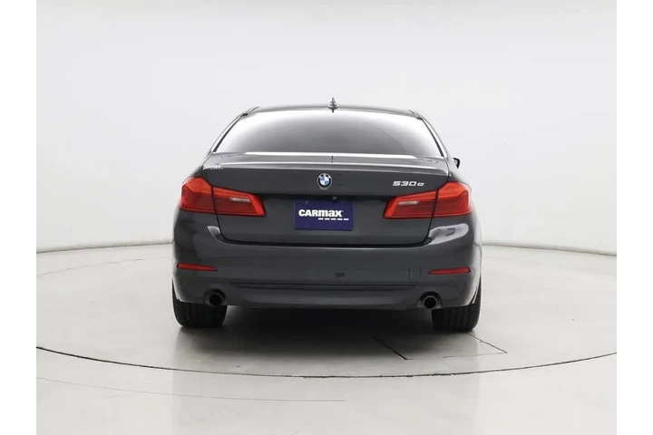 $18998 : BMW 5 Series 2019 530e iPerf image 6