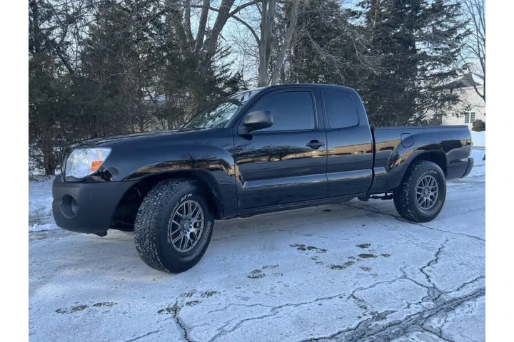 $11995 : 2011 Tacoma image 10