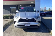 $34131 : Toyota Highlander 2023 L 4dr thumbnail