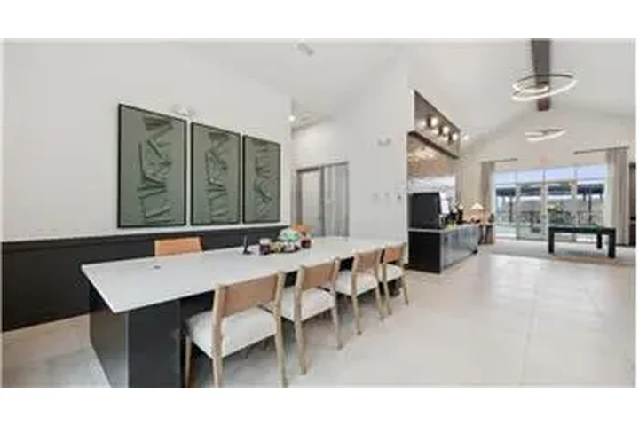 $2366 : Rental property with 3 bedro image 4