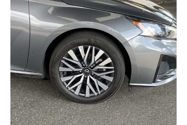 $17143 : Nissan Altima 2025 2.5 SV 4d image 10
