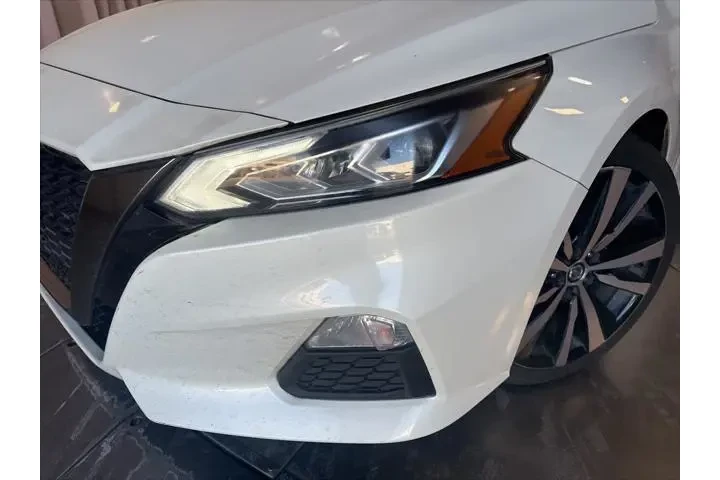 $12999 : Nissan Altima 2021 2.0 SR 4d image 9