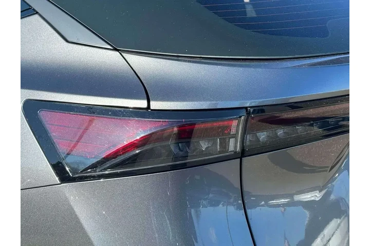 $21795 : Nissan Ariya 2024 AWD Engage image 9