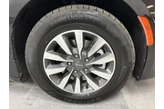 $27295 : Chrysler Pacifica Plug-In Hy thumbnail
