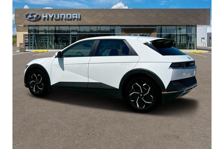 $23500 : Hyundai IONIQ 5 2024 SE 4dr image 4