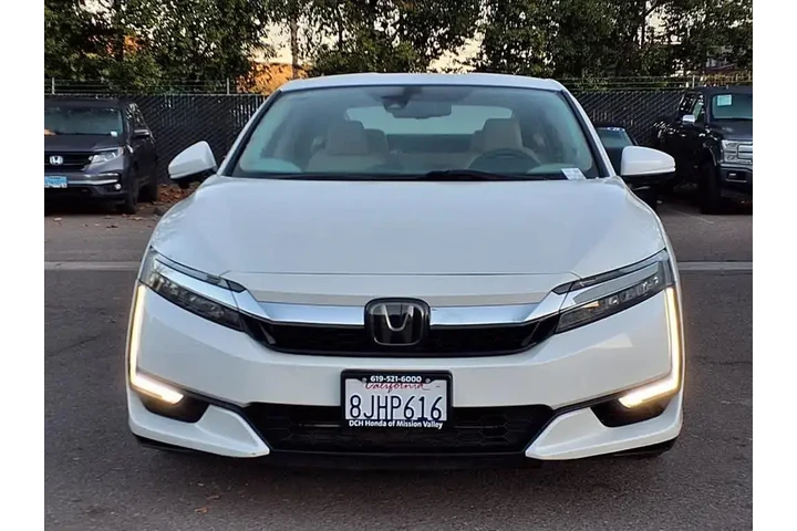 $13615 : Honda Clarity Plug-In Hybrid image 2
