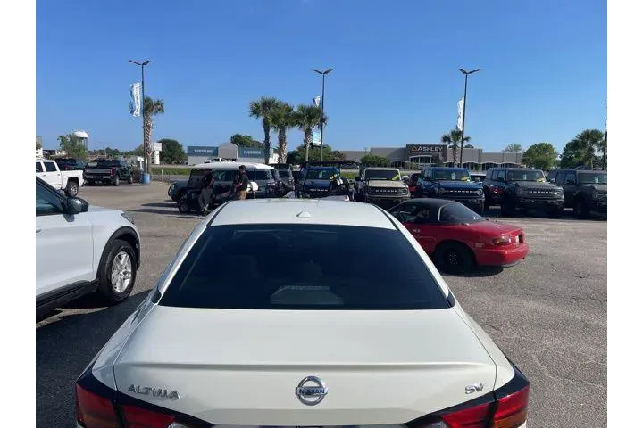 $17148 : Nissan Altima 2021 2.5 SV 4d image 6