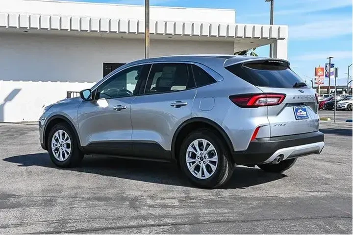 $21788 : Ford Escape 2023 Active 4dr image 6
