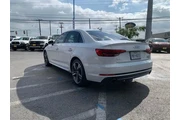 $11998 : Audi A4 2017 AWD 2.0T quattr thumbnail