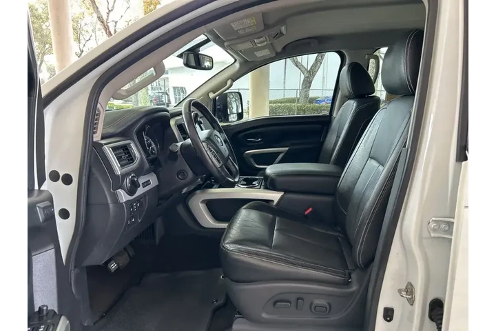 $26646 : Nissan Titan XD 2019 4x4 S 4 image 5