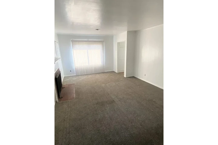 $800 : Beautiful ..San Bernardino, CA image 2