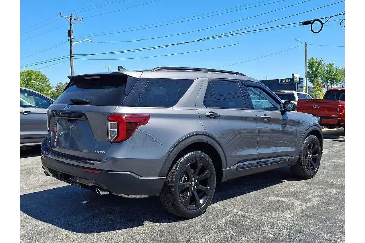 $39035 : Ford Explorer 2022 AWD ST-Li image 6